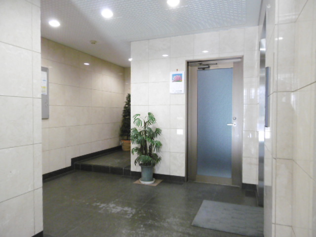 高山ビル エントランス