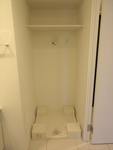 ライオンズ千代田岩本町ミレス11階 室内洗濯機置場　洗面所　※2023年2月撮影時