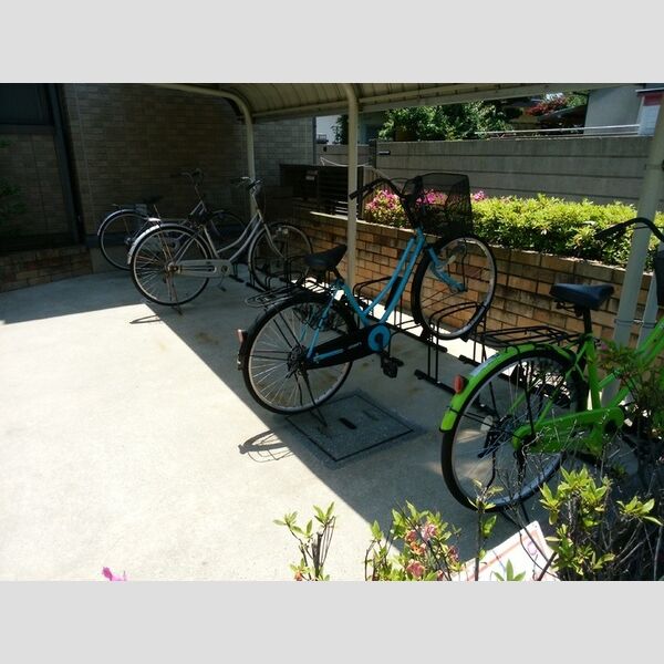 ソレーユ・トレビナ 駐輪場