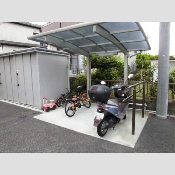 ウインド・ヒル　B102号室 屋根付駐輪場