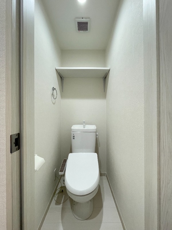 マーレ練馬高野台1階 トイレ