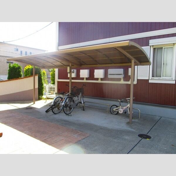 ベネツォーネ　C 駐輪場