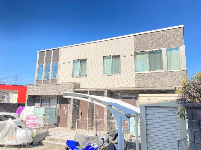 フランシーズ 外観写真（昼）