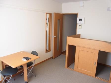 レオパレス紫陽花210号室 寝室