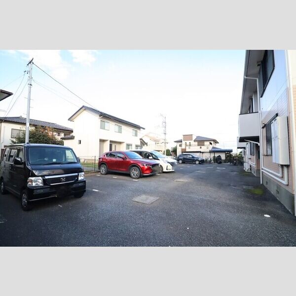 サン・ルミエール 駐車場