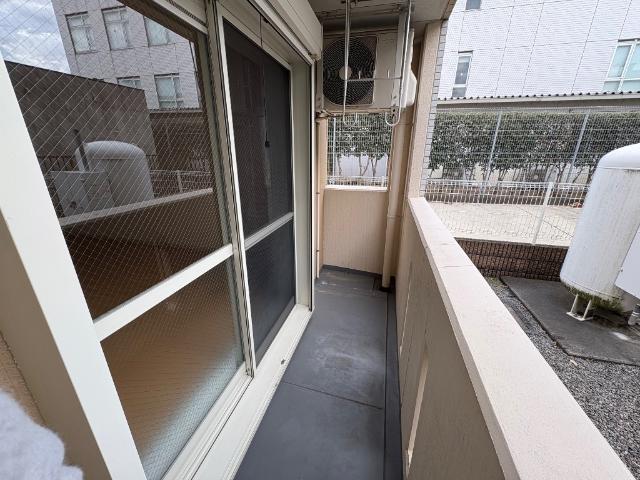 ワイズ　パラシオン00101号室 ベランダ