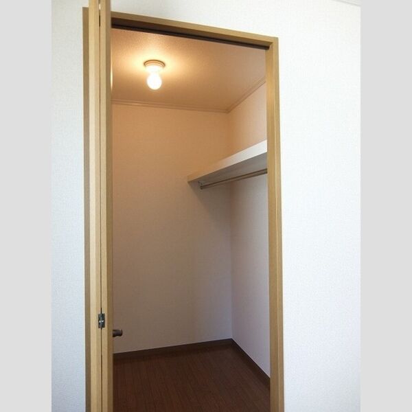 シャルマンSATOH101号室 ♪ウォークインクローゼット♪