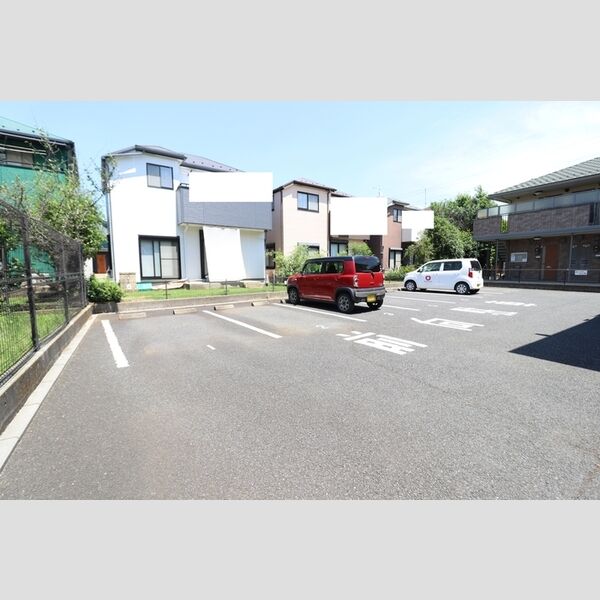 リトルアイランドⅡ 駐車場