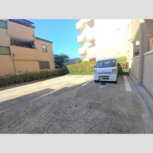 クラインハイム越谷　A 駐車場