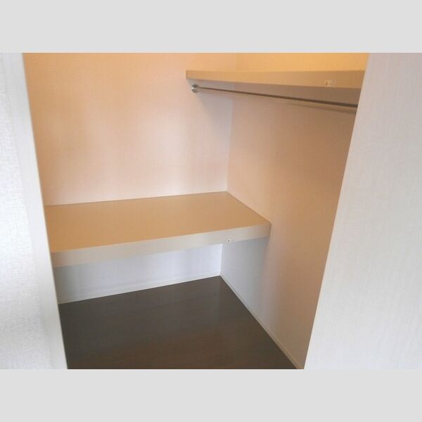 アーク・ヒルズ203号室 収納