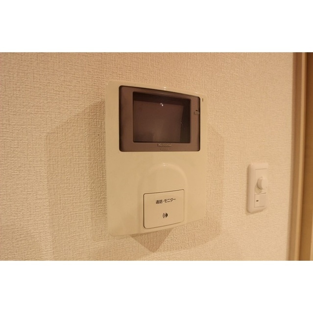 ヴェルネージュ103号室 モニタインターフォン
