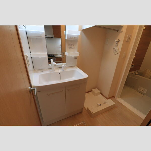 三花土202号室 洗髪洗面化粧台