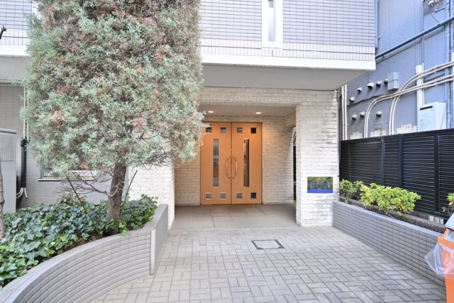 エスコート西荻窪 エントランス