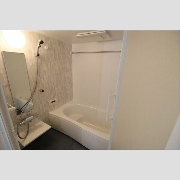 D-KISARIA　EⅠ203号室 浴室