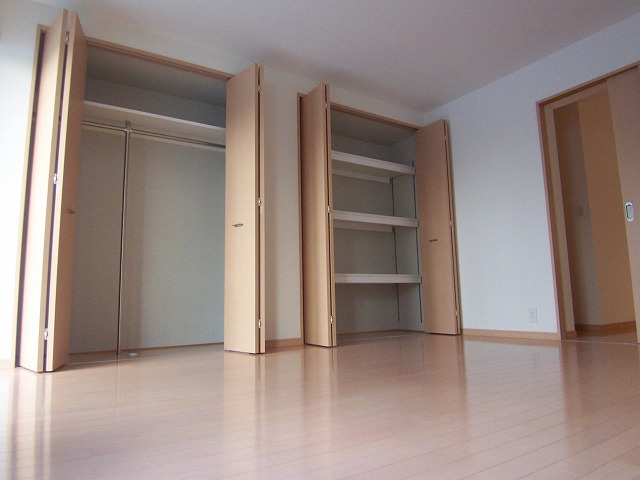 グラントレゾール明大前 内観