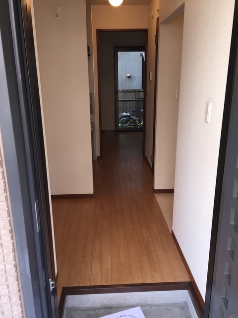 スカイハイツⅠ0101号室 明るい玄関！