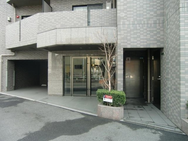 ルーブル王子 エントランス