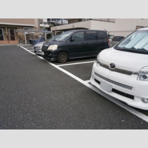ポワール稲城 駐車場(空き状況はご確認ください)
