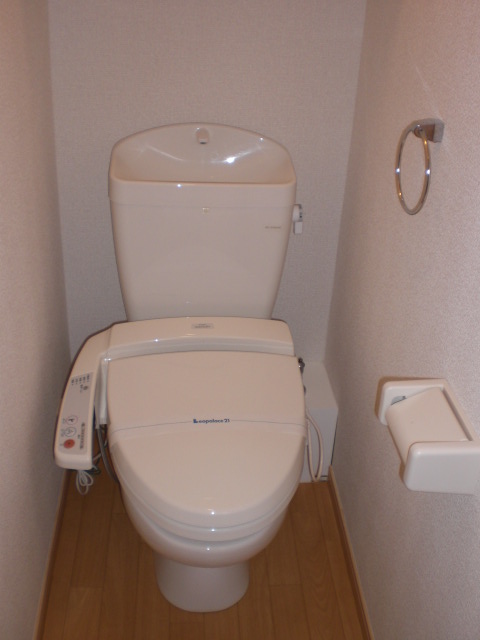 レオパレスゴールデンⅠ308号室 温水洗浄便座