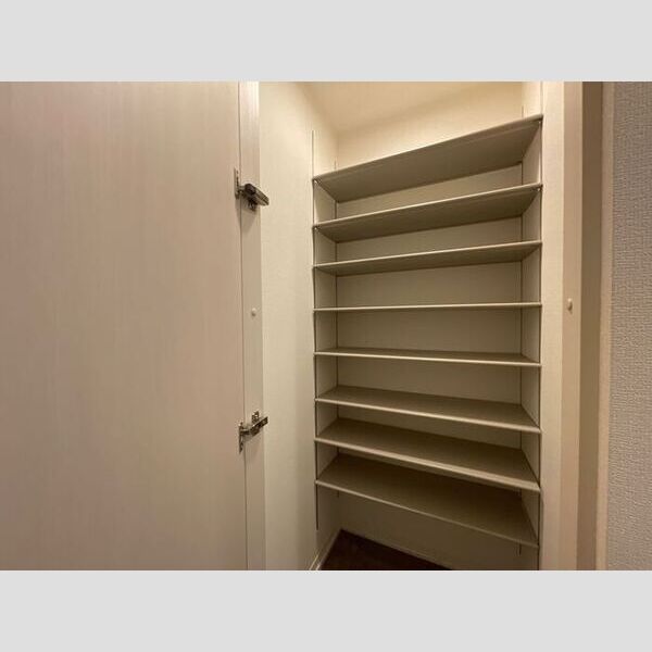 メゾンボヌール シューズクローク