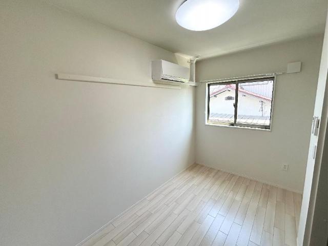 ルナフォーリア102号室 洋室