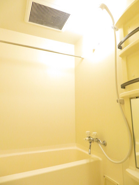 ガラ・シティ大崎 落ち着いた空間のお風呂です