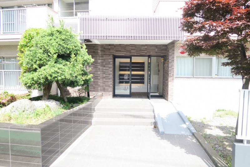 T’s garden蕨Ⅱ4階 エントランス