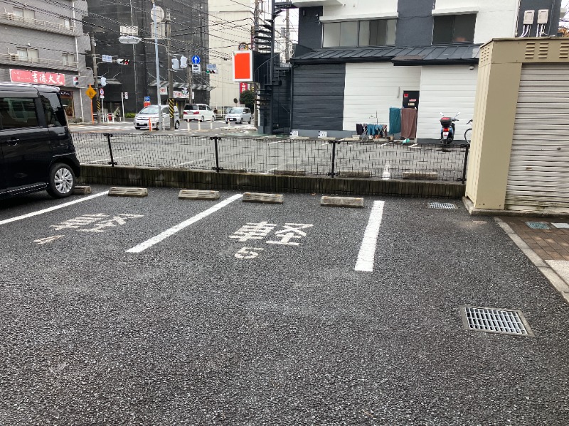 プランドール鶴間 駐車場