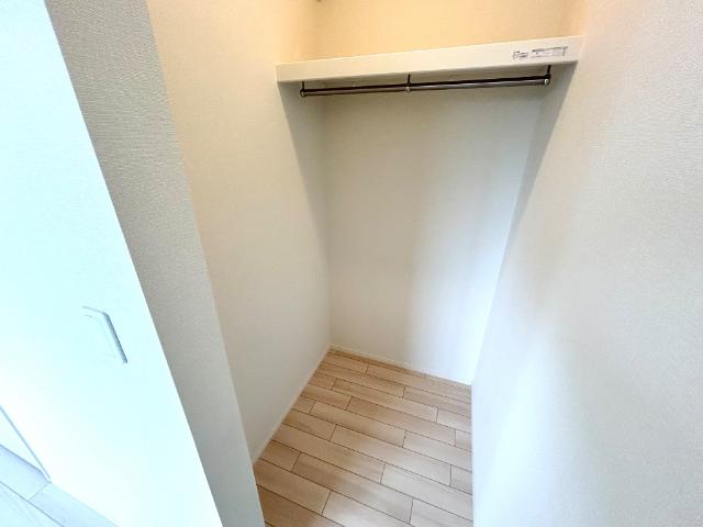 Ｓｍｉｌｅ　ｖｉｌｌａ（スマイル　ヴィラ）202号室 ウォークインクローゼット