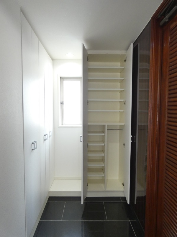 ベルセル南青山4階 玄関