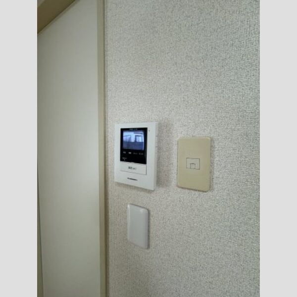 ポーエルⅥ　C棟103号室 モニター付きインターホンでセキュリティにも配慮♪