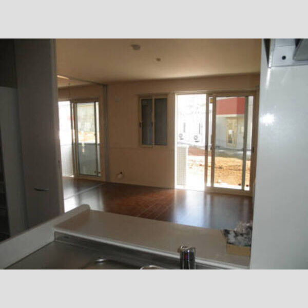 八千代の杜　サウスウィンドE101号室 LDL・キッチン