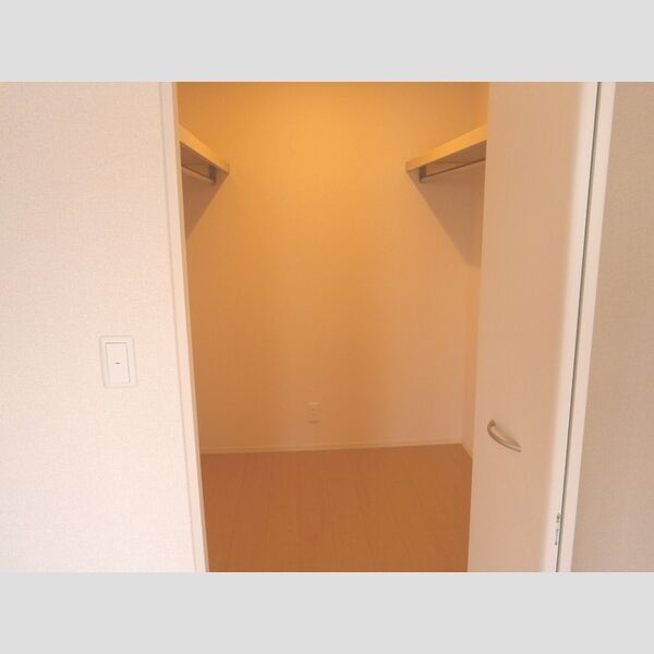 ドミール社家 ウォークインクローゼット