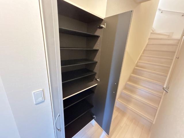 エスペランサ203号室 下駄箱