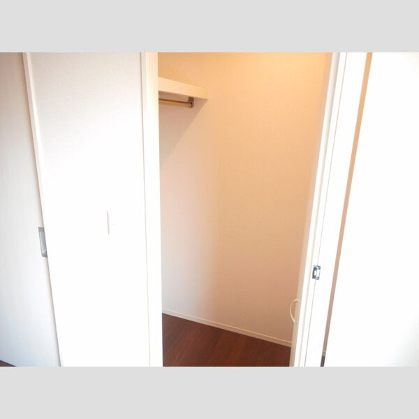 ベルエキップ202号室 ウォークインクローゼット仕様