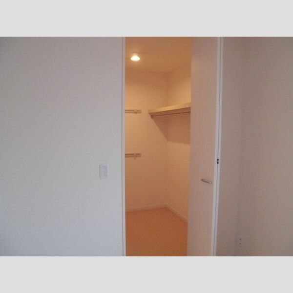 バンビーニ 洋室5.75帖　ウォークインクローゼット