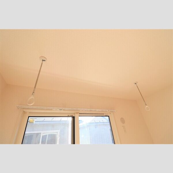 Dタウン南平野　D1号室 室内物干し金物