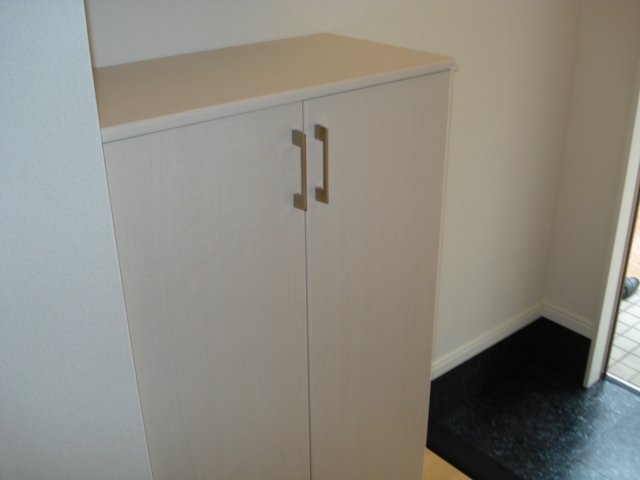 パインテール 　玄関（イメージ）