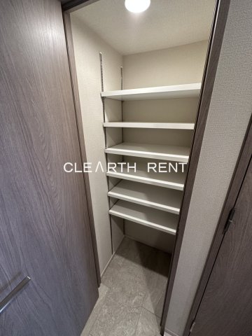 コンシェリア横濱 ＜ＳＨＩＮＫＯＹＡＳＵ＞ シューズクローゼット