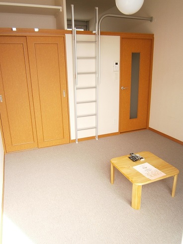 レオパレスＧＲＡＣＥ　本大久保 リビング