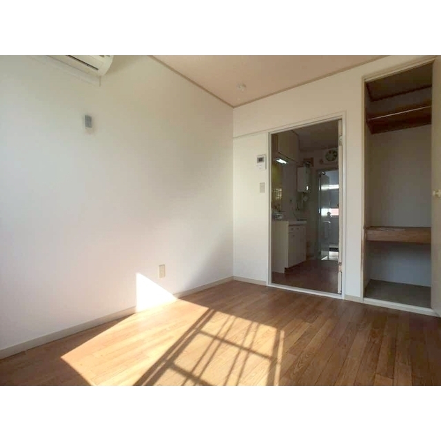 ジョイフル松戸205号室 リビング