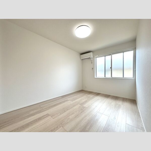 テラス丘の上C202号室 西側洋室