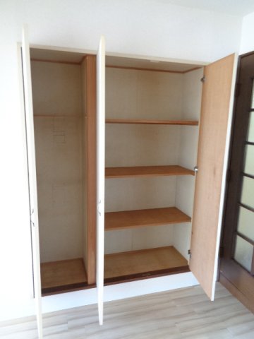 ヒルサイドテラス東寺尾0205号室 DK　収納　※別号室の参考写真です(現況優先・仕様違いの場合あり)