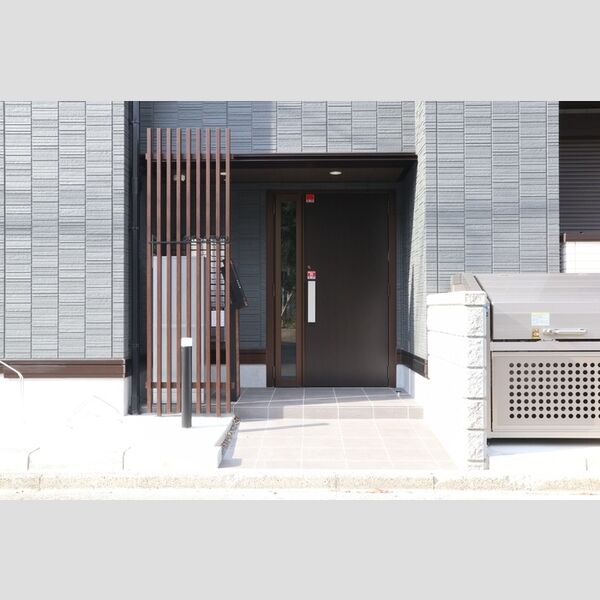ラポーム西川口302号室 エントランス