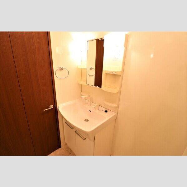 ウエストエーデル 洗髪洗面化粧台