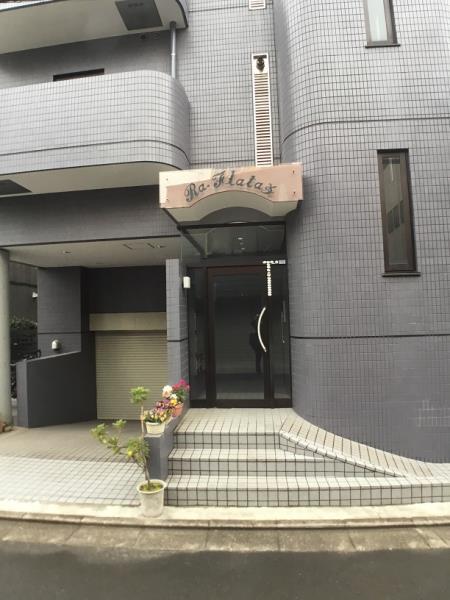 ラ・フラッツ エントランス