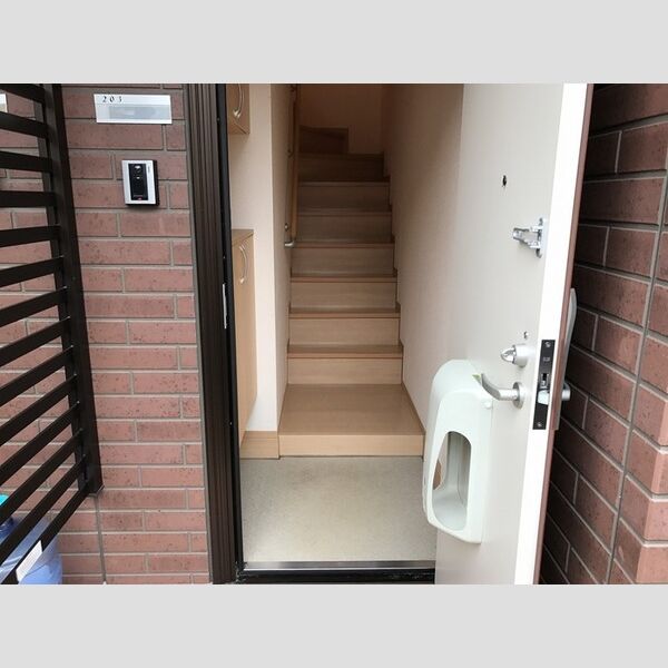 Reveur Constellation　Ⅰ番館 Ⅰ203号室　玄関