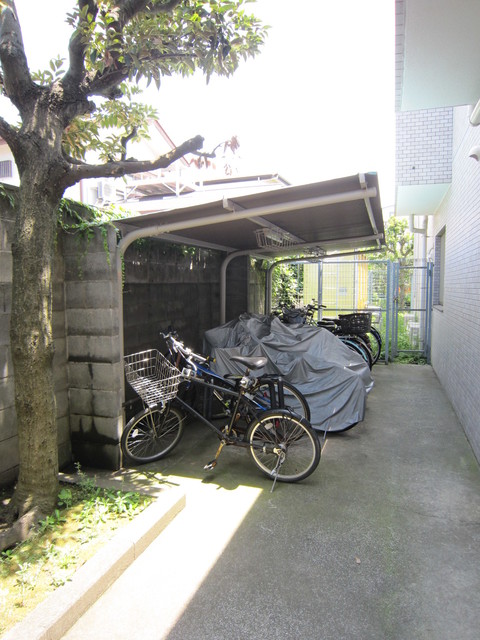 ＳＨ　ＭＡＮＳＩＯＮ本鵠沼0201号室 駐輪場