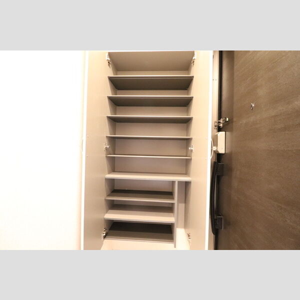 ピュアハイム大倉山307号室 玄関