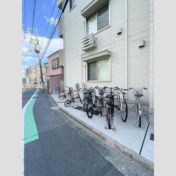 クレシア 駐輪場